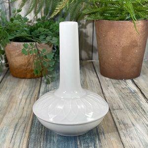 ⭐️🌸Homer Laughlin Gothic bud vase vintage